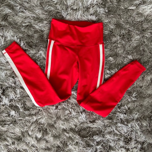 Old Navy Active girls red and white go dry high waisted pants. Size XS. Used. - Picture 3 of 8